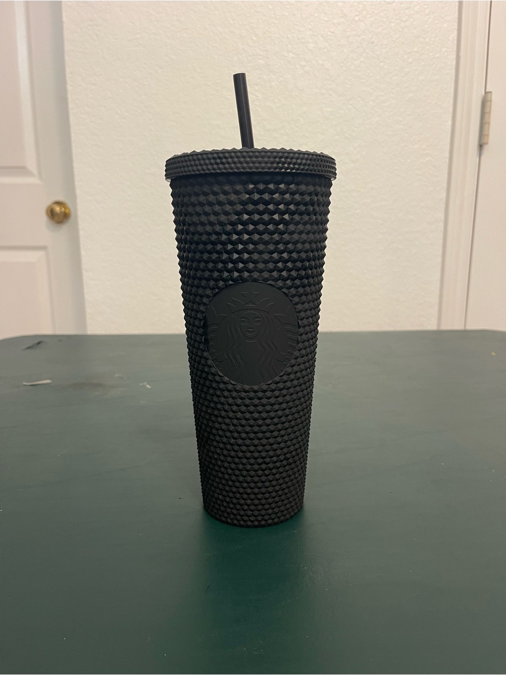 BNWOT studded matte black Starbucks 24oz Venti tumbler w/matching straw